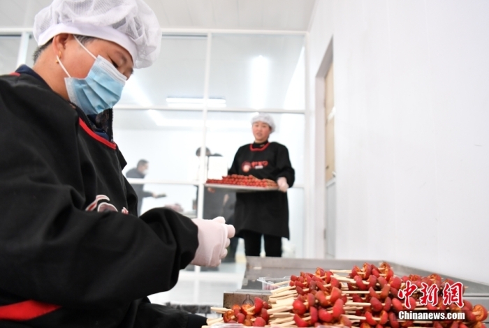 （新春见闻）探访雄安“冰糖葫芦之乡”：“糖翅膀”下是红彤彤的美好期盼