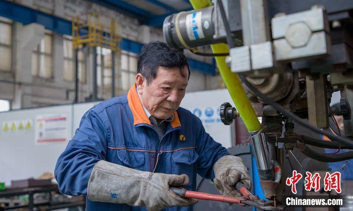 【好评中国·走进湖南】网络梗之外，他们才是真实的大国工匠
