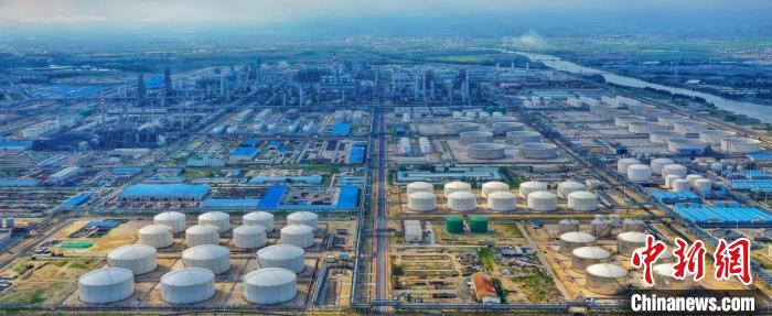 总投资超数百亿元的中石油广东石化炼化一体化项目俯瞰图 岳瑞轩 摄
